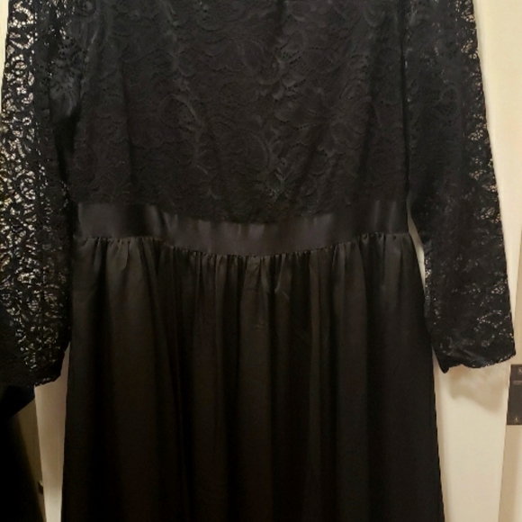 Torrid High Neck Midi cocktail dress - Picture 1 of 4